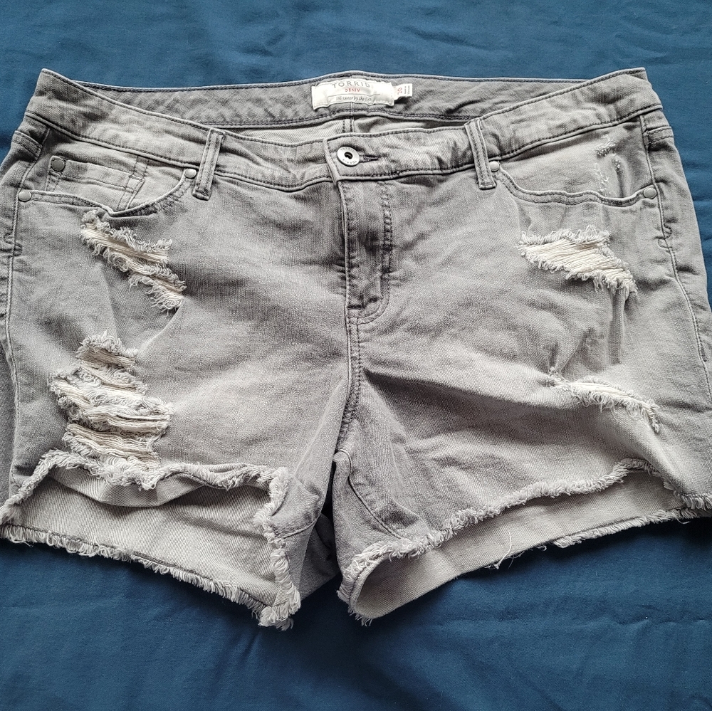 Classic Vintage Black Mid Rise Denim Shorts Frayed Hem